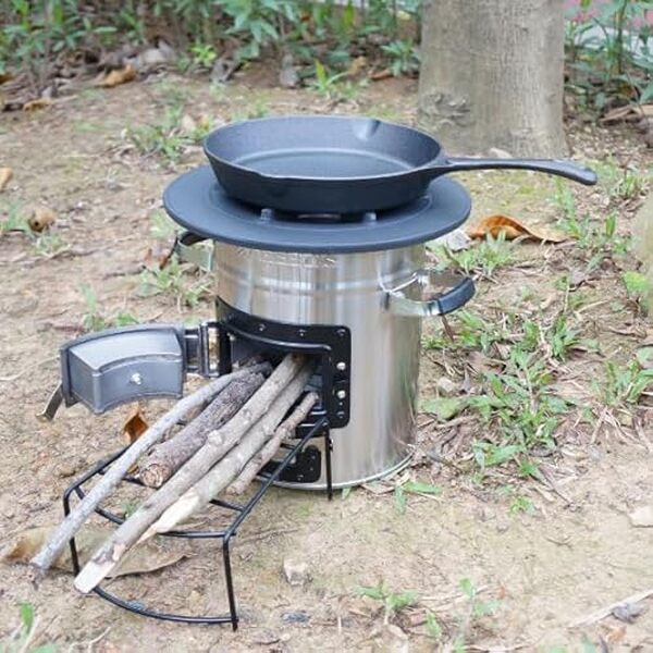 Découvrez notre test détaillé du réchaud de camping Arebos Rocket Stove : performances, avantages et inconvénients pour vos barbecues en plein air.